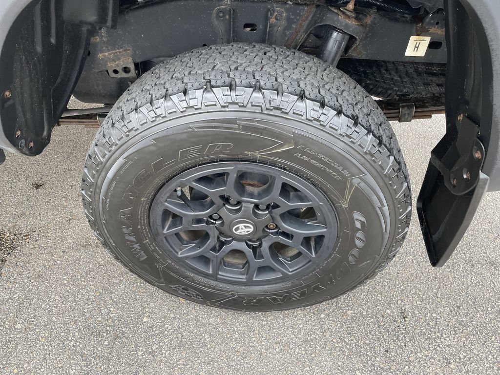 Certified 2020 Toyota Tacoma SR w/ SX Package AWD/4WD image 10