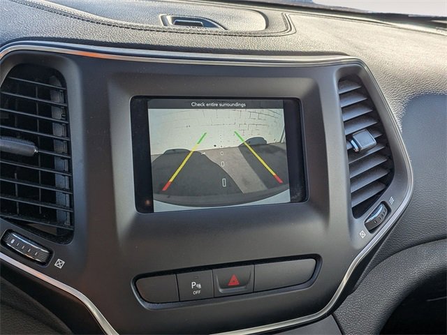 Used 2019 Jeep Cherokee Latitude Plus image 19