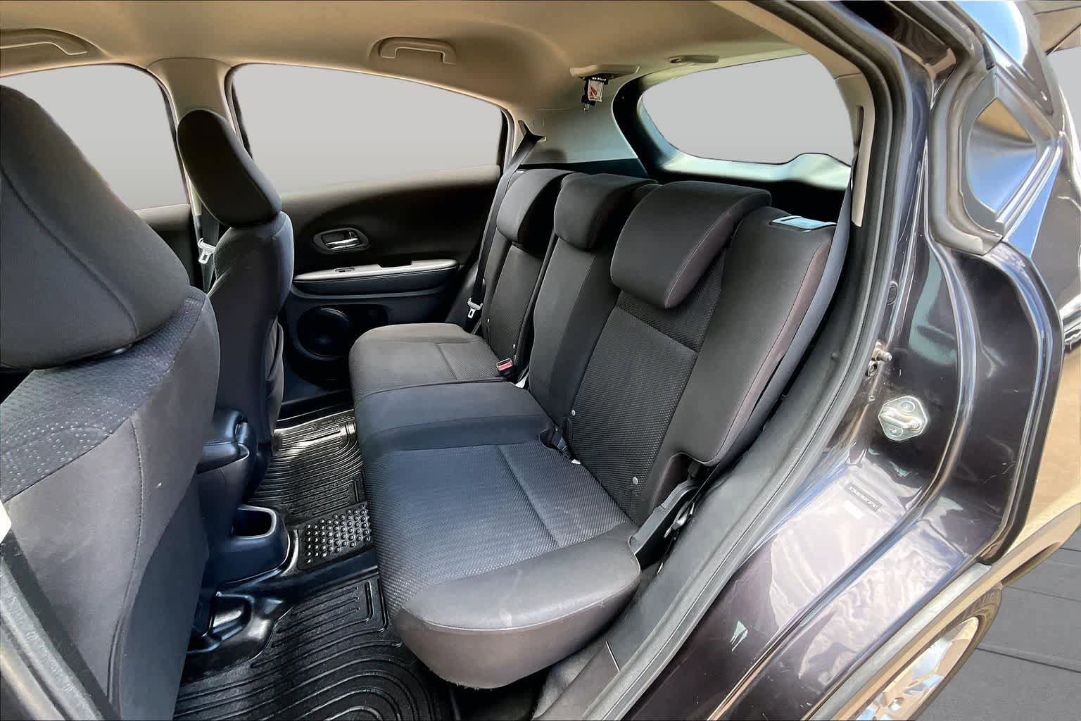 Used 2016 Honda HR-V LX image 17