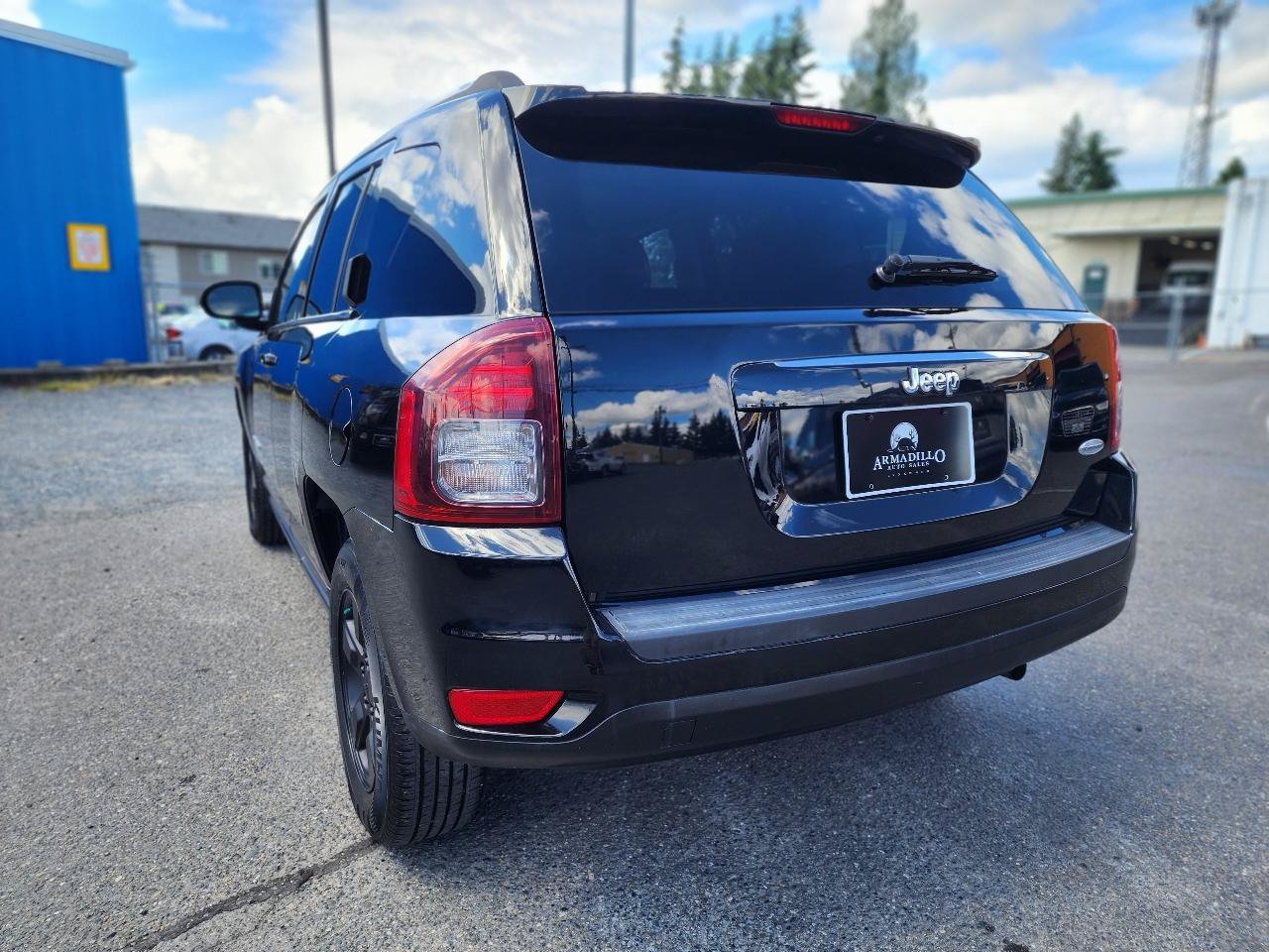 Used 2015 Jeep Compass Latitude FWD image 8