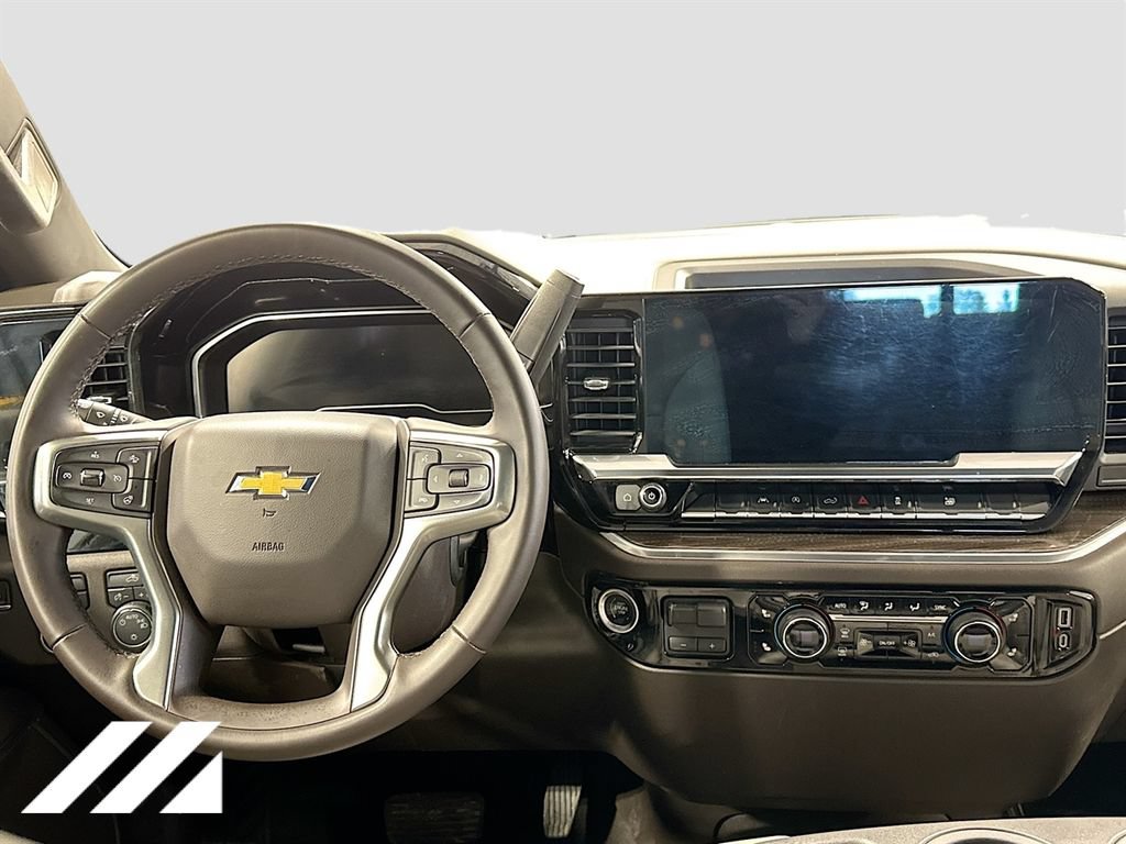 Used 2022 Chevrolet Silverado 1500 LT AWD/4WD image 23