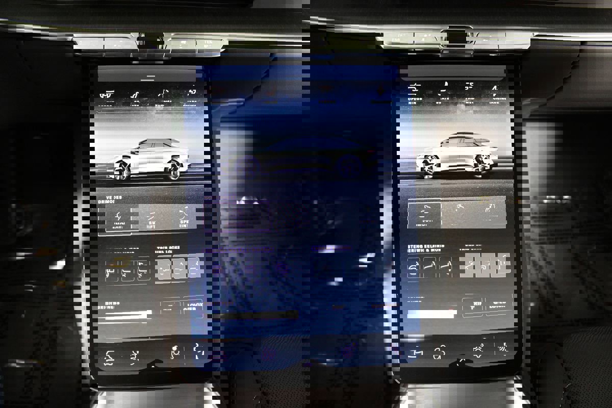 Used 2024 Lucid Air Pure image 25