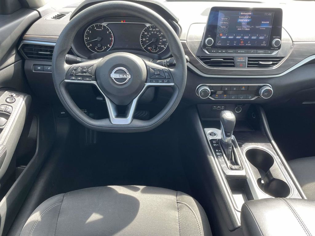 Used 2024 Nissan Altima 2.5 SV FWD image 10