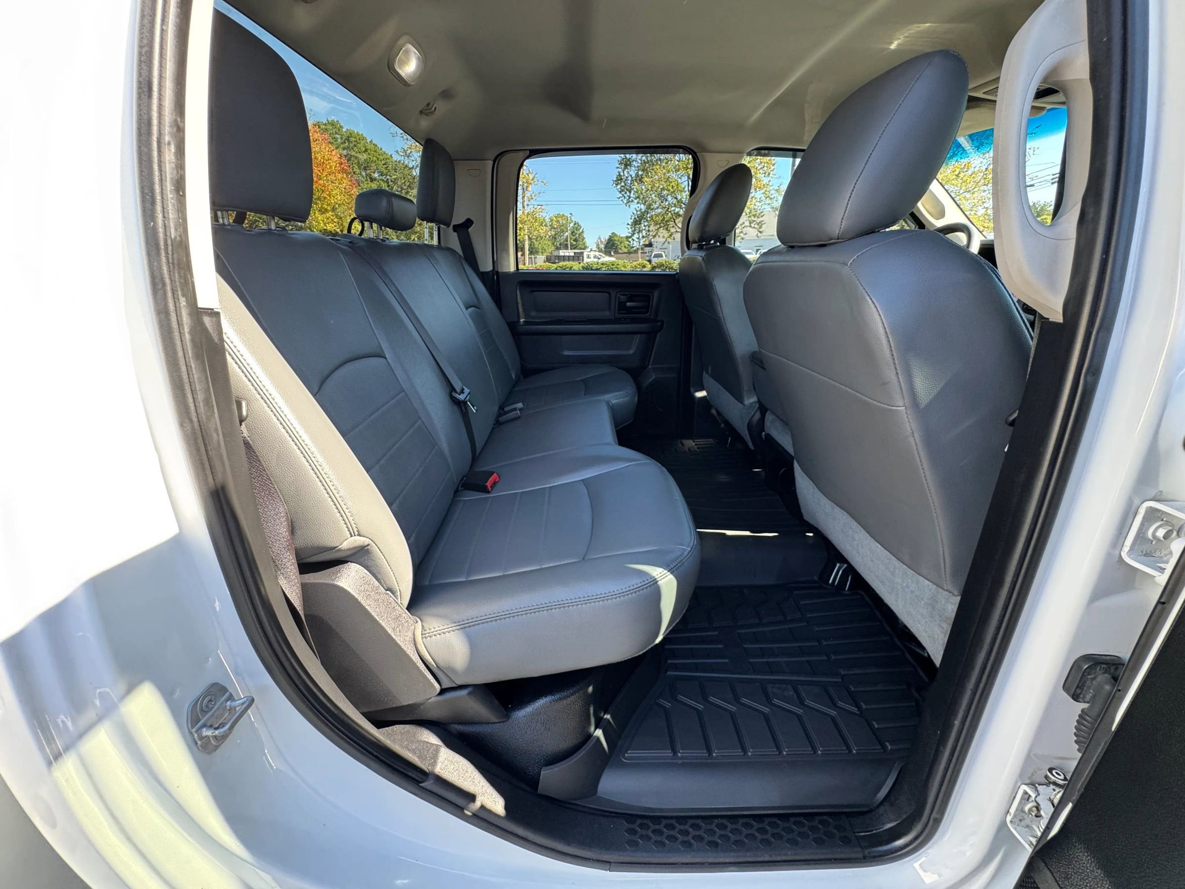 Used 2016 RAM 3500 Tradesman w/ Chrome Appearance Group image 20