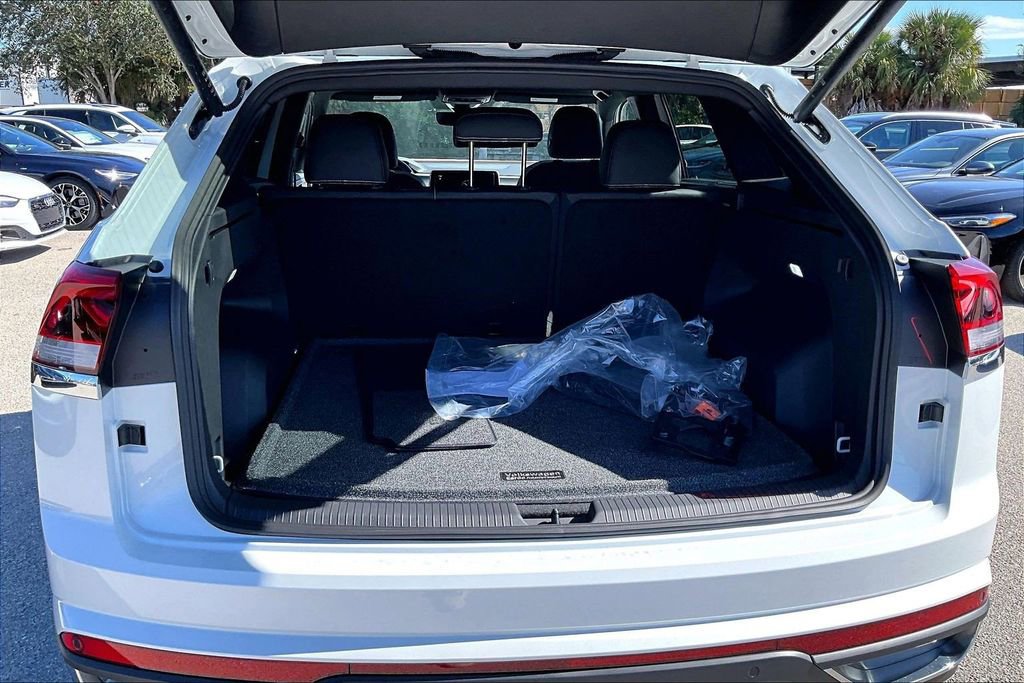 New 2026 Volkswagen Atlas Cross Sport SE FWD image 15