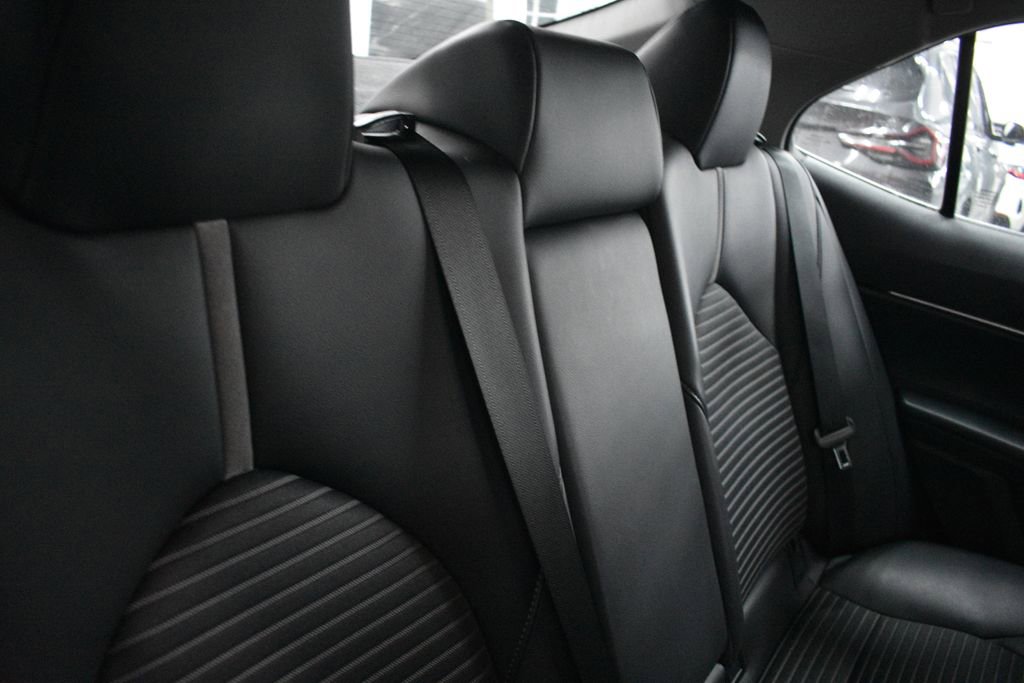 Used 2024 Toyota Camry SE image 25