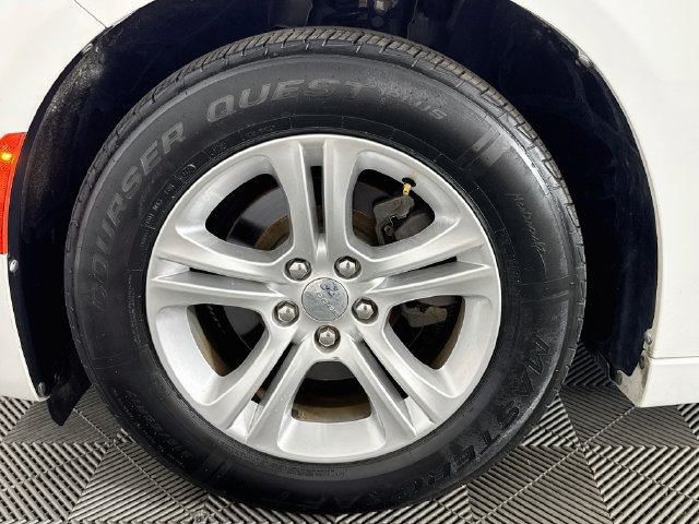 Used 2020 Dodge Charger SXT RWD image 35