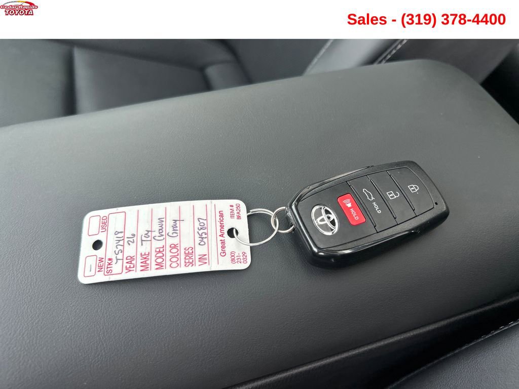 Used 2026 Toyota Crown Limited w/ Advanced Technology Package image 27