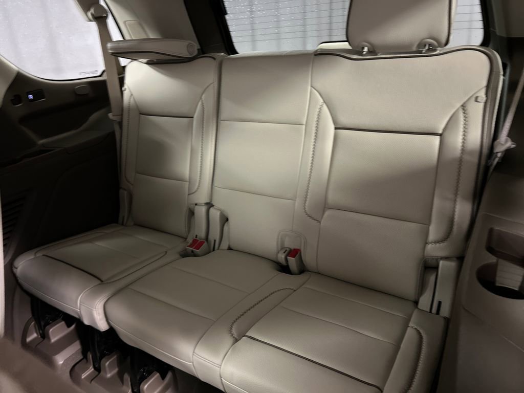 Used 2024 GMC Yukon Denali w/ Advanced Technology Package AWD/4WD image 26