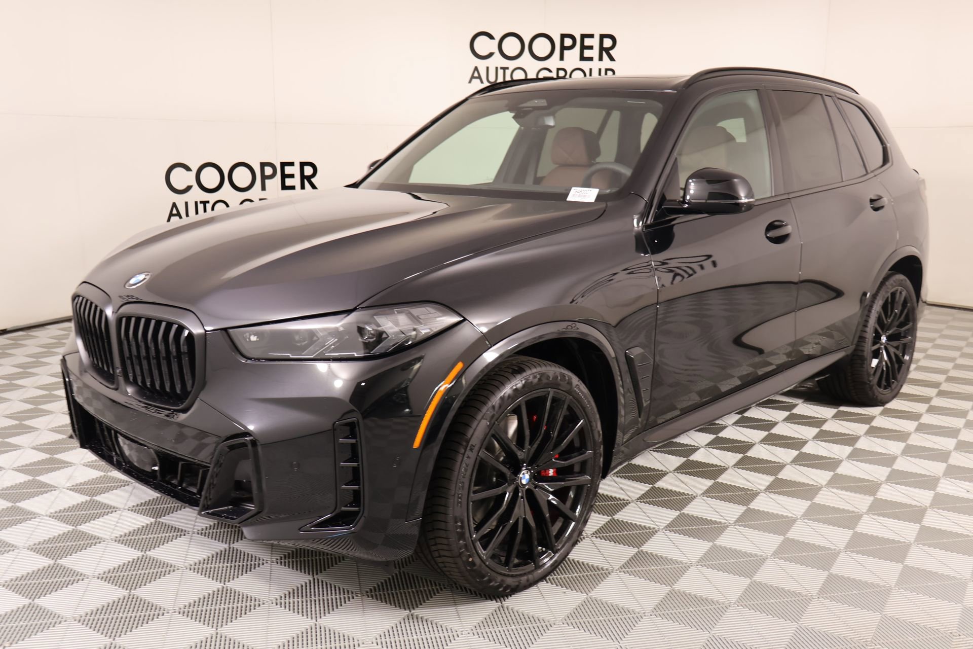 New 2026 BMW X5 xDrive40i w/ M Sport Package AWD/4WD image 10