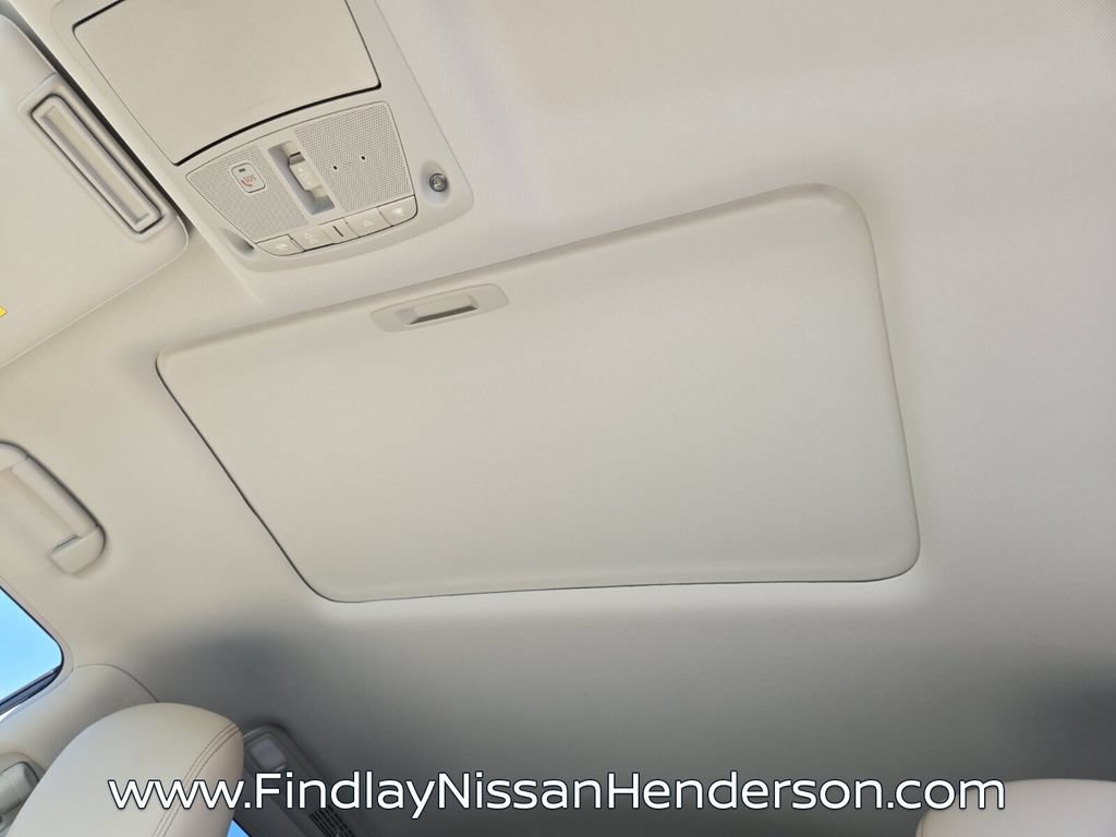 Used 2024 Nissan Armada Platinum w/ Captain's Chairs Package RWD image 11