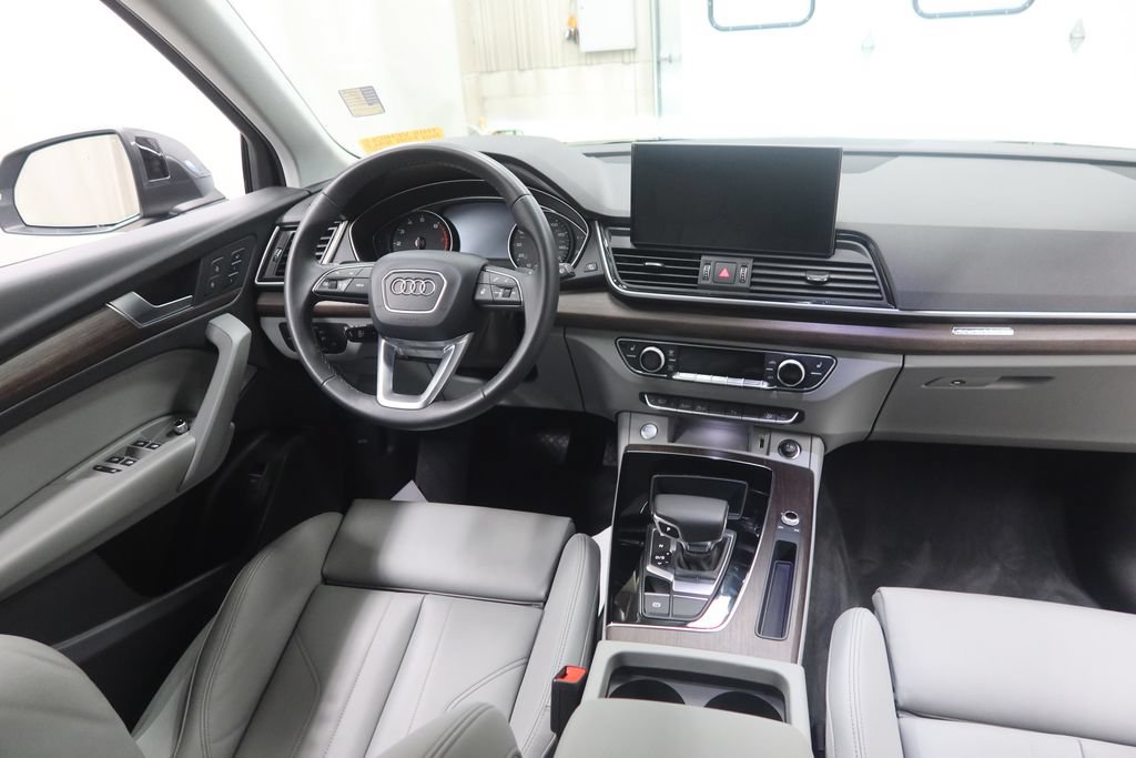 Used 2024 Audi Q5 2.0T Premium w/ Convenience Package AWD/4WD image 15