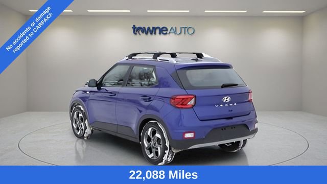 Used 2023 Hyundai Venue Limited FWD image 3
