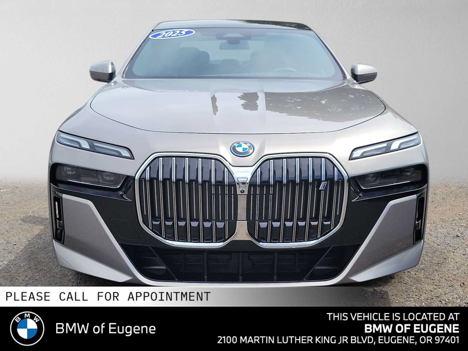 Used 2025 BMW i7 eDrive50 w/ M Sport Package RWD image 8