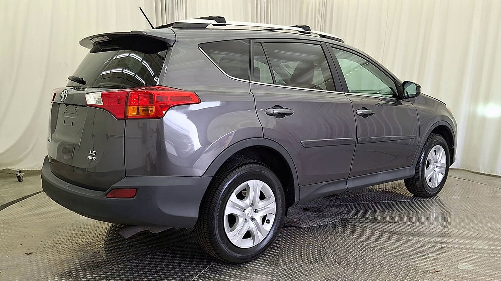 Used 2014 Toyota RAV4 LE image 3
