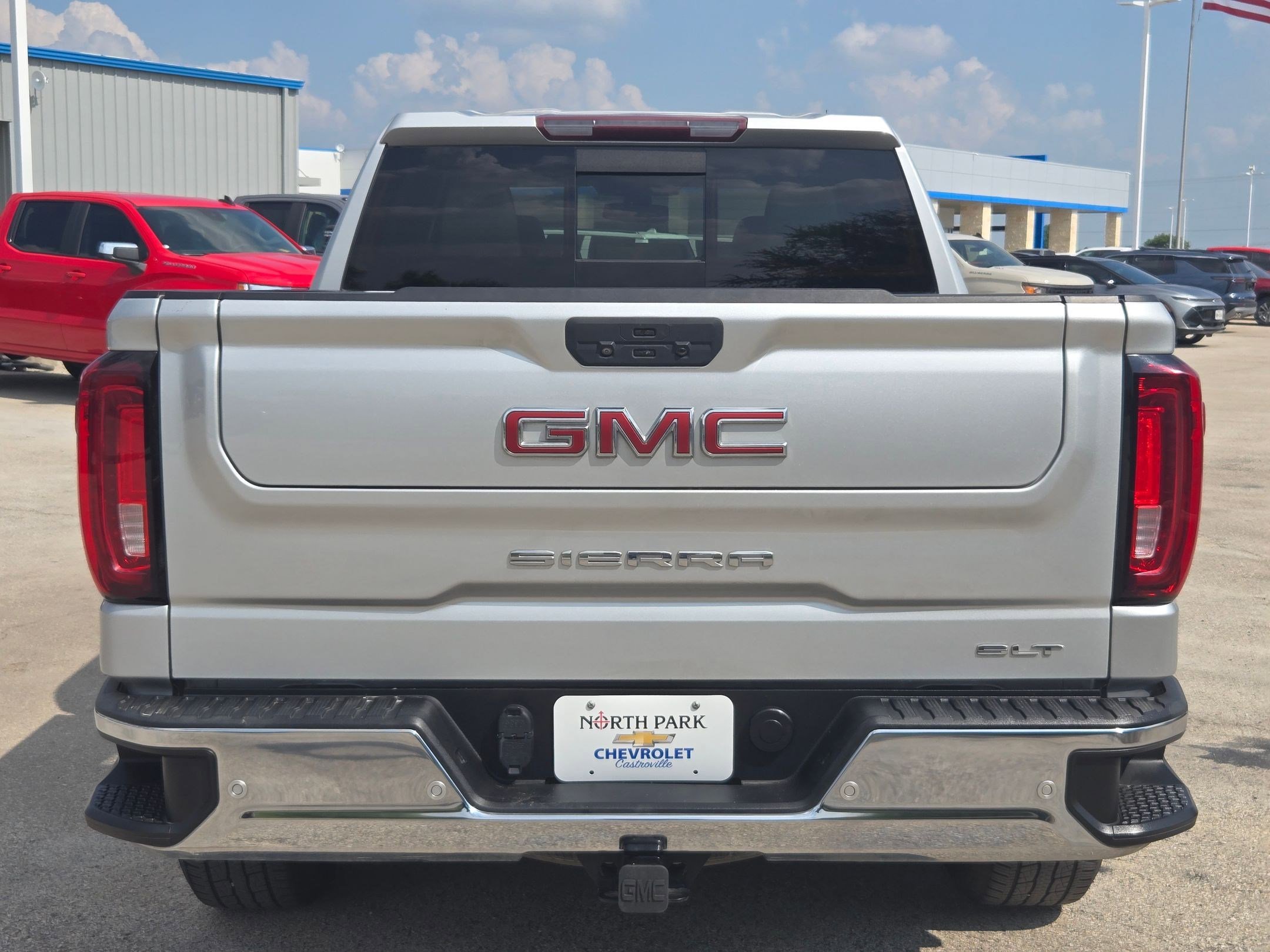 Used 2021 GMC Sierra 1500 SLT RWD image 4