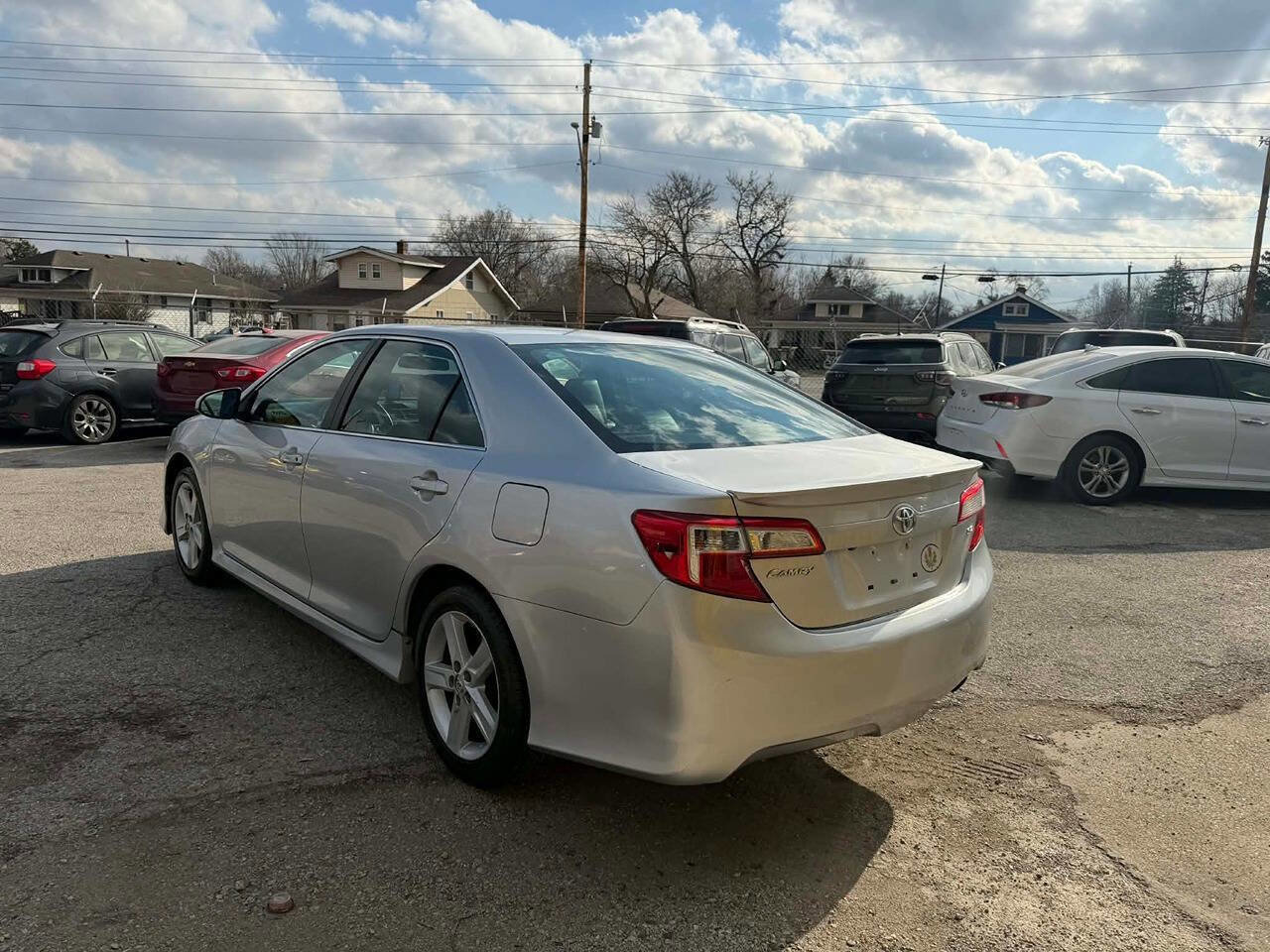 Used 2014 Toyota Camry SE image 6