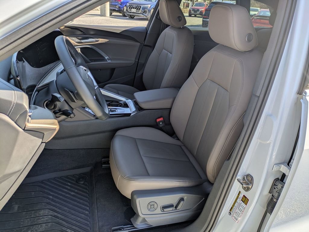 Certified 2025 Audi Q5 Premium w/ Convenience Package image 8