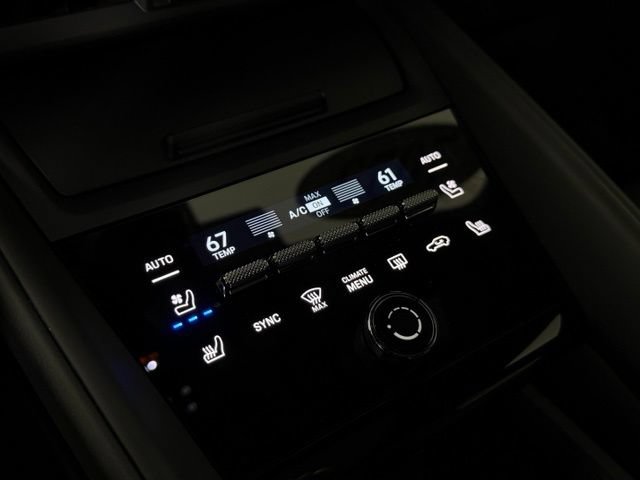 Used 2025 Porsche Macan 4S Electric AWD/4WD image 22
