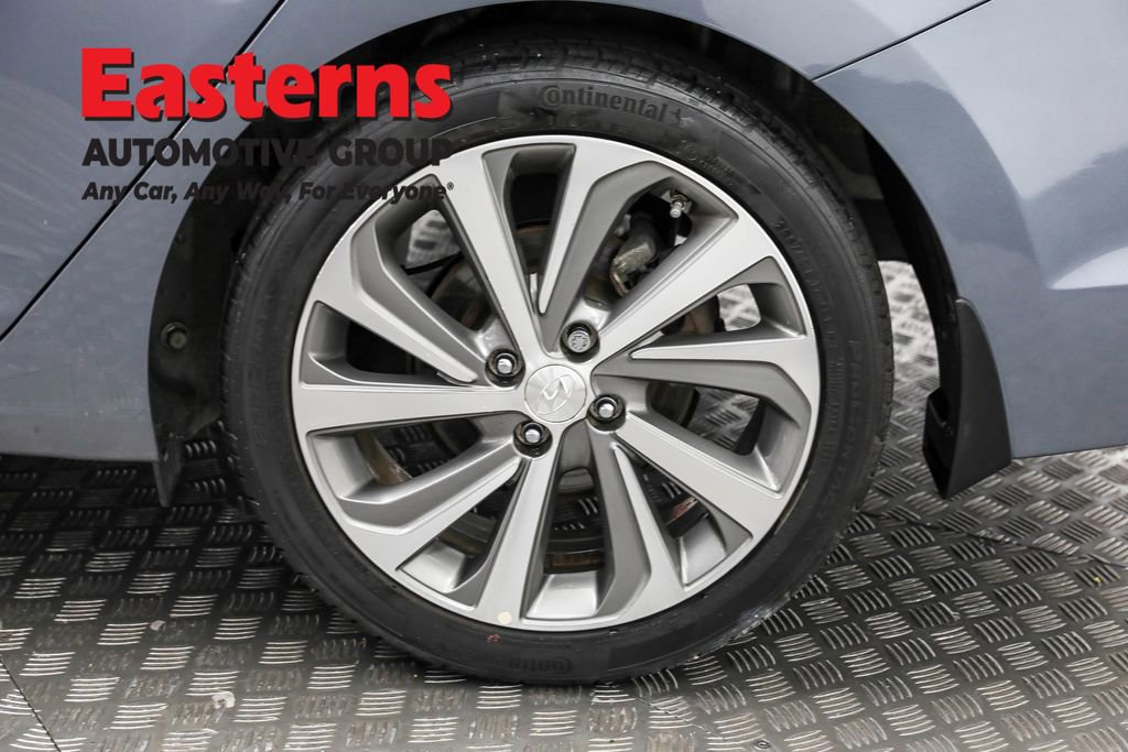 Used 2020 Hyundai Accent Limited image 34