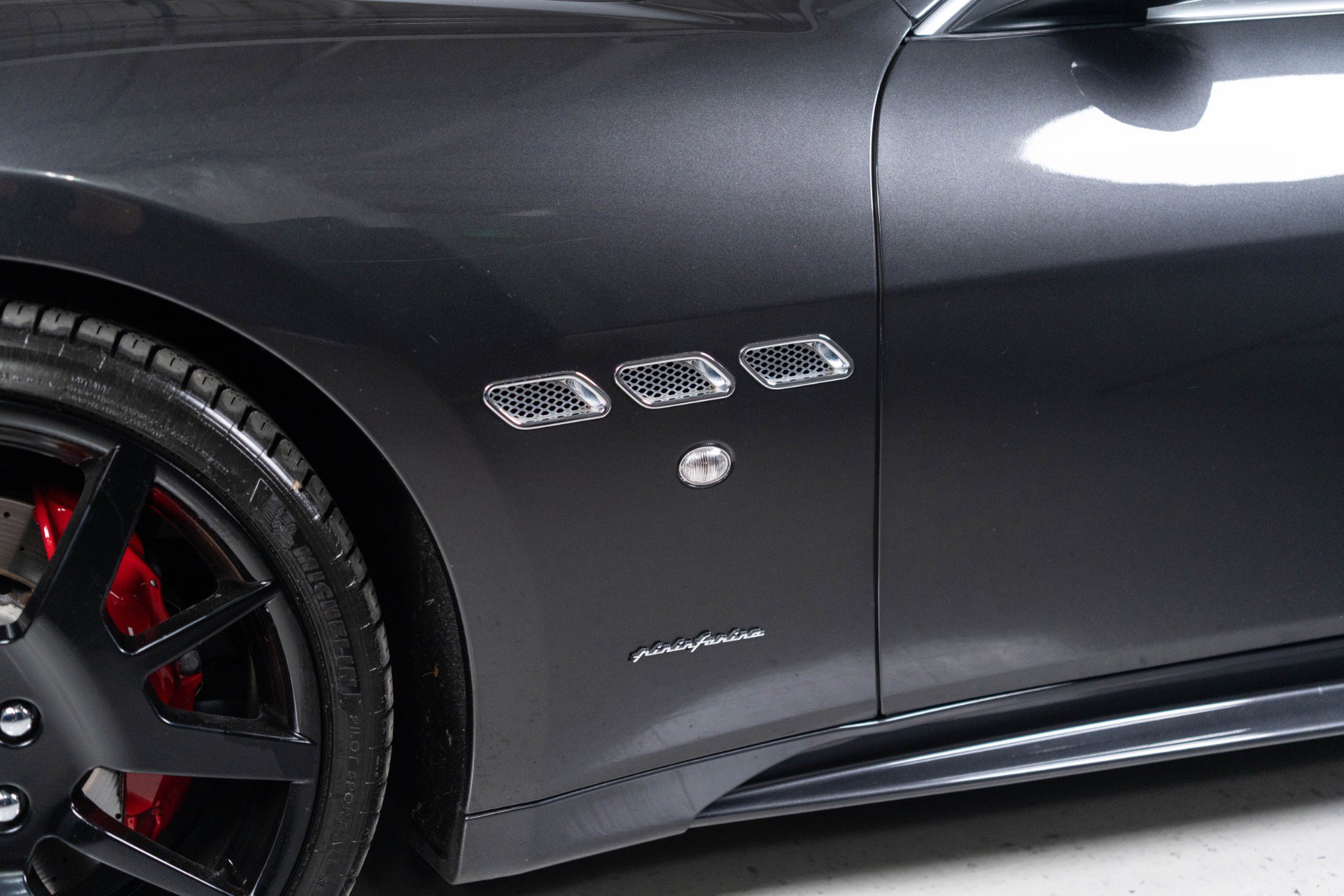 Used 2012 Maserati GranTurismo S image 3