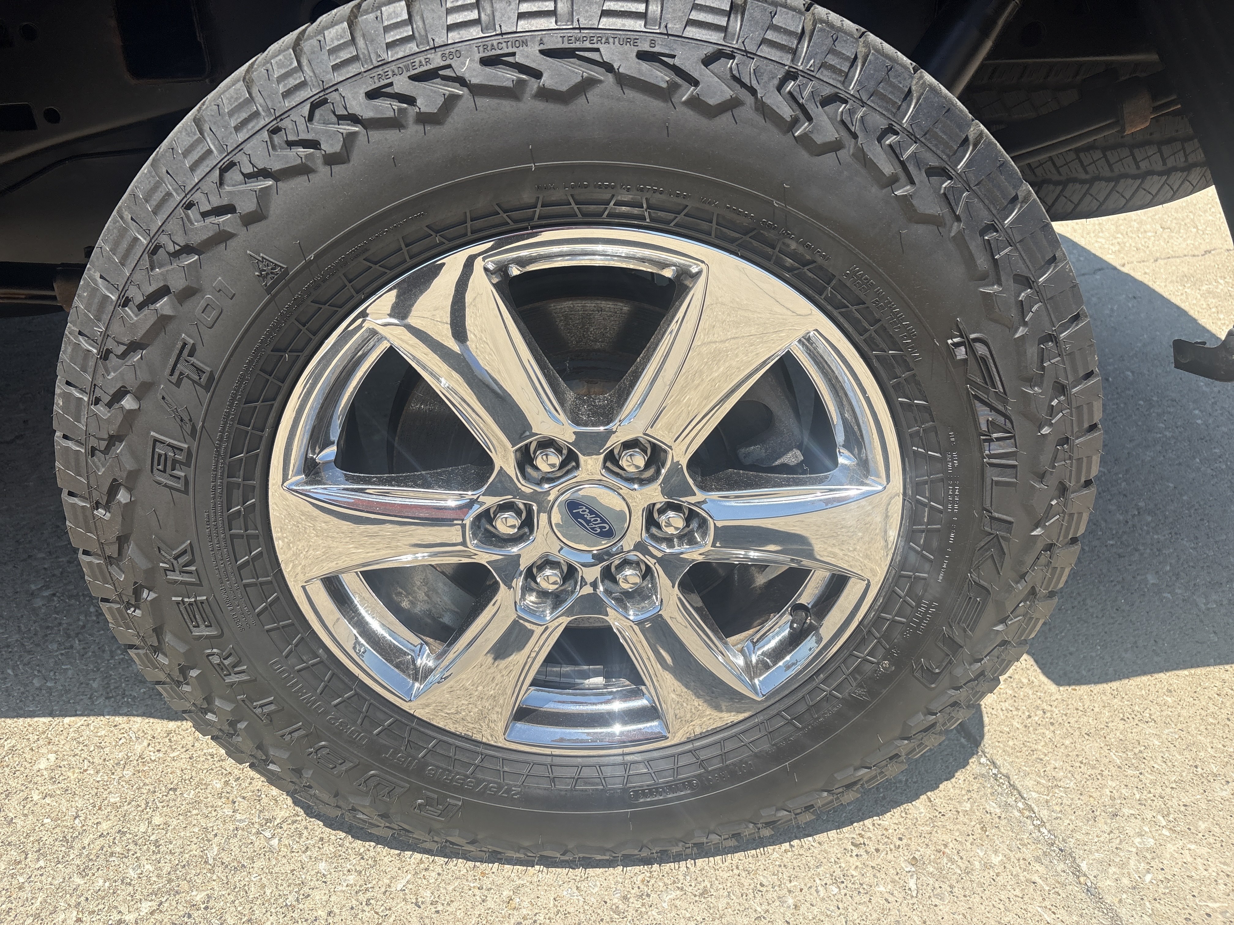 Used 2020 Ford F150 XLT w/ Equipment Group 302A Luxury AWD/4WD image 9