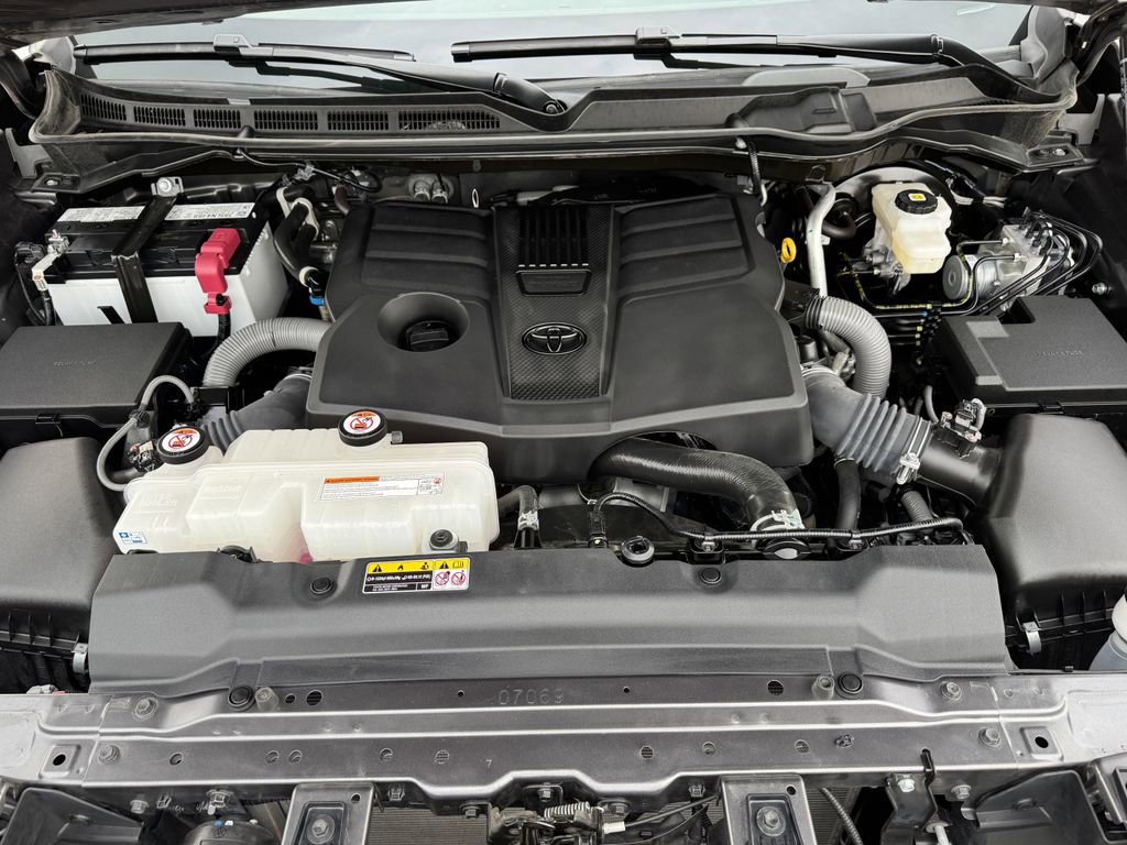 Used 2025 Toyota Tundra Platinum image 32