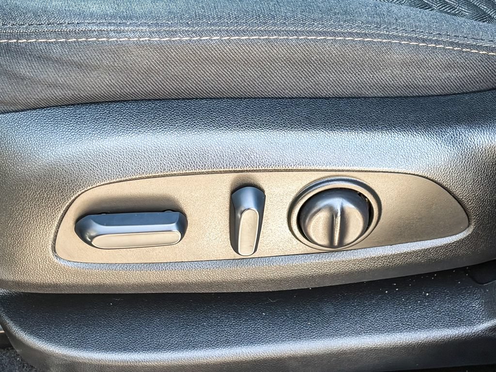 Used 2022 Chevrolet Equinox LT FWD image 45