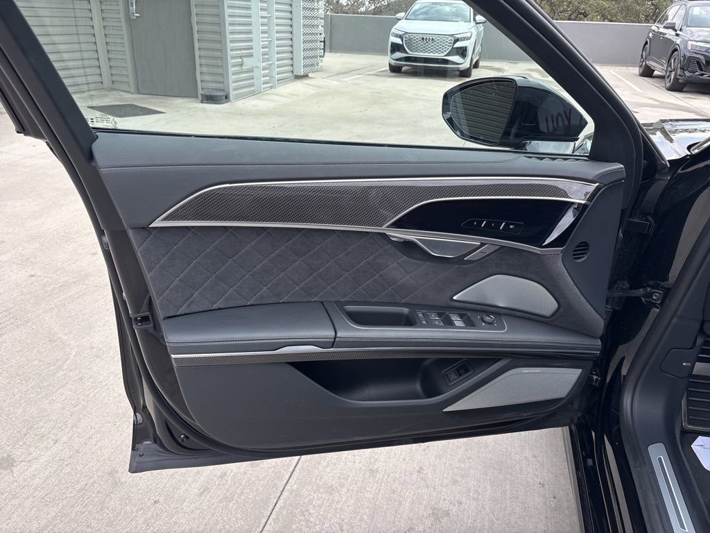 Used 2024 Audi S8 image 10