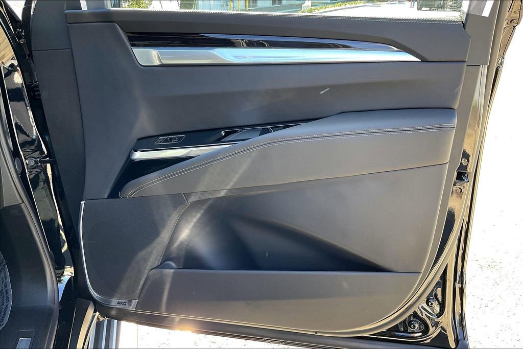 New 2026 Cadillac Escalade ESV Luxury image 33