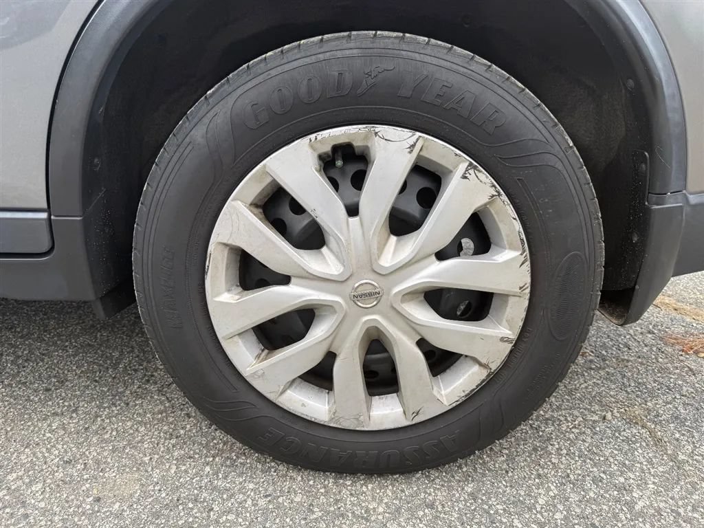 Used 2018 Nissan Rogue S AWD/4WD image 33