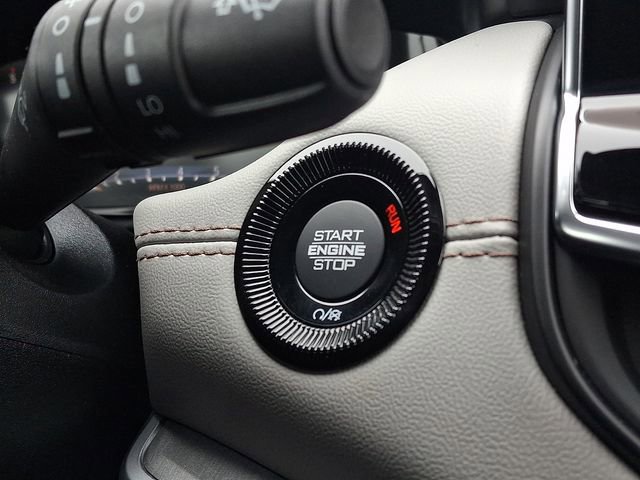 New 2026 Jeep Compass Limited w/ Sun, Sound & Navigation Group image 16