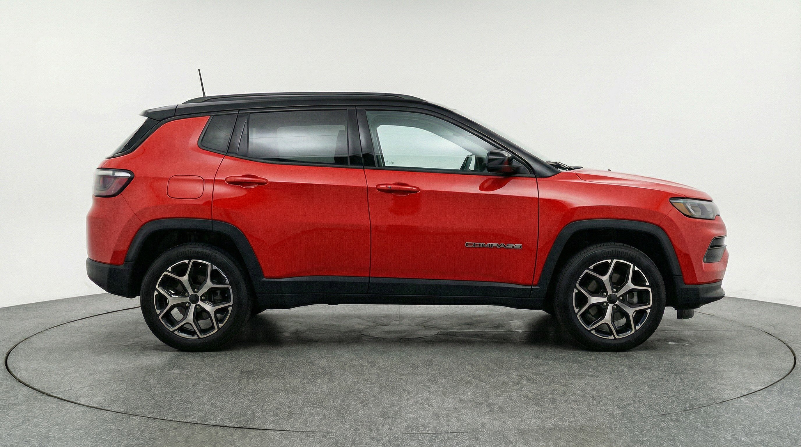 Used 2025 Jeep Compass Limited AWD/4WD image 11