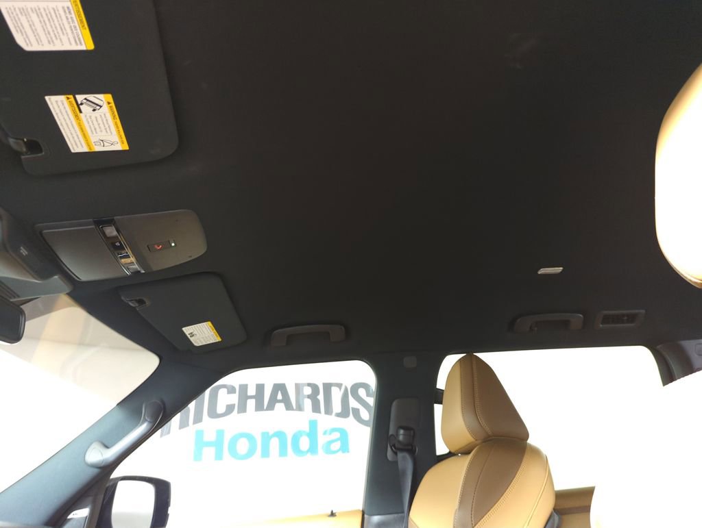 Used 2025 Nissan Armada SL w/ Captain's Chari Seat Package image 16