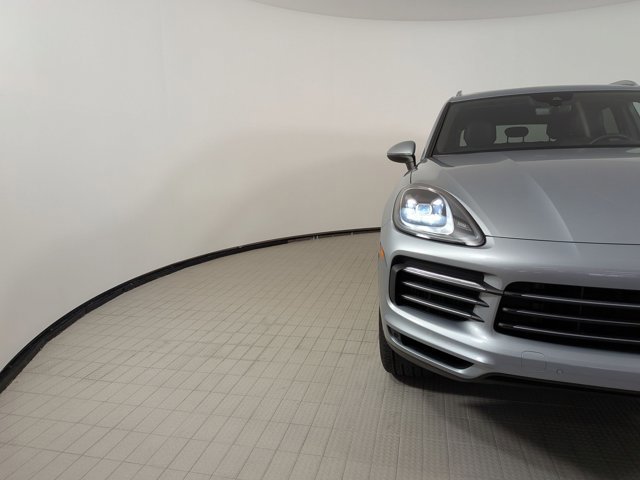 Certified 2023 Porsche Cayenne Platinum Edition image 12