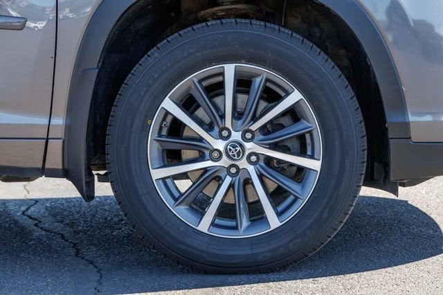 Used 2017 Toyota Highlander XLE w/ Protection Package #3 AWD/4WD image 13