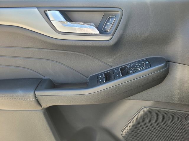 New 2025 Ford Escape SE image 15