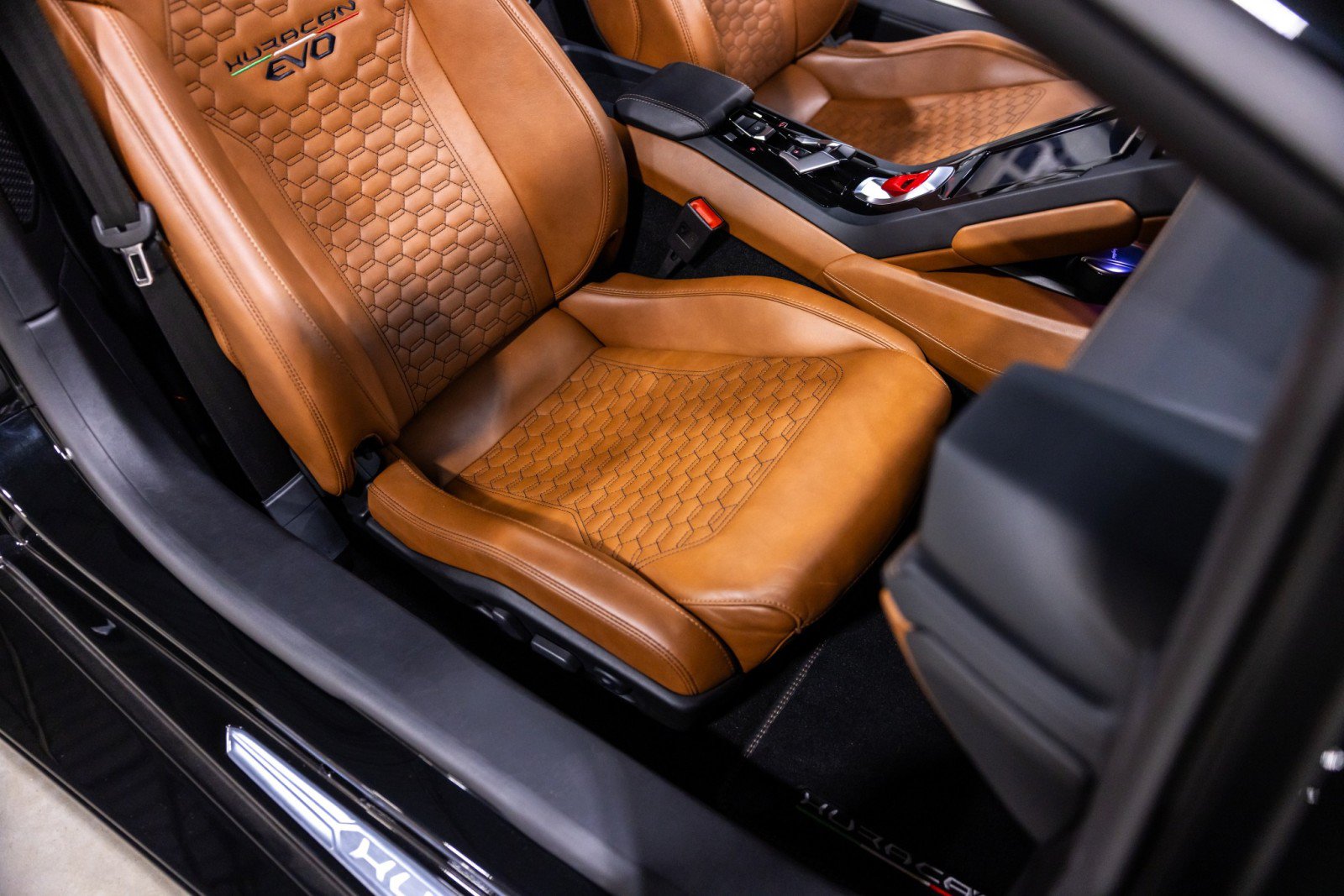 Used 2023 Lamborghini Huracan EVO AWD/4WD image 31