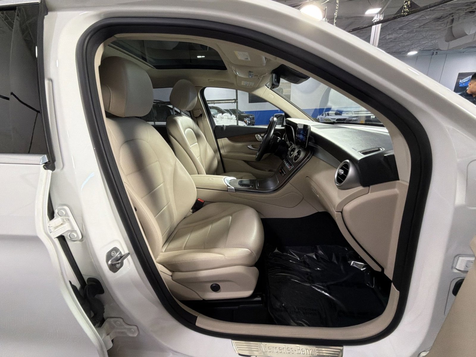 Used 2021 Mercedes-Benz GLC 300 4MATIC image 26