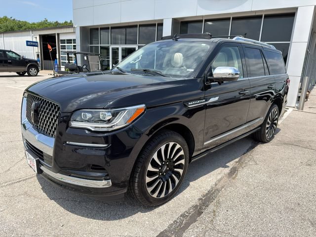 Used 2023 Lincoln Navigator Black Label AWD/4WD image 3