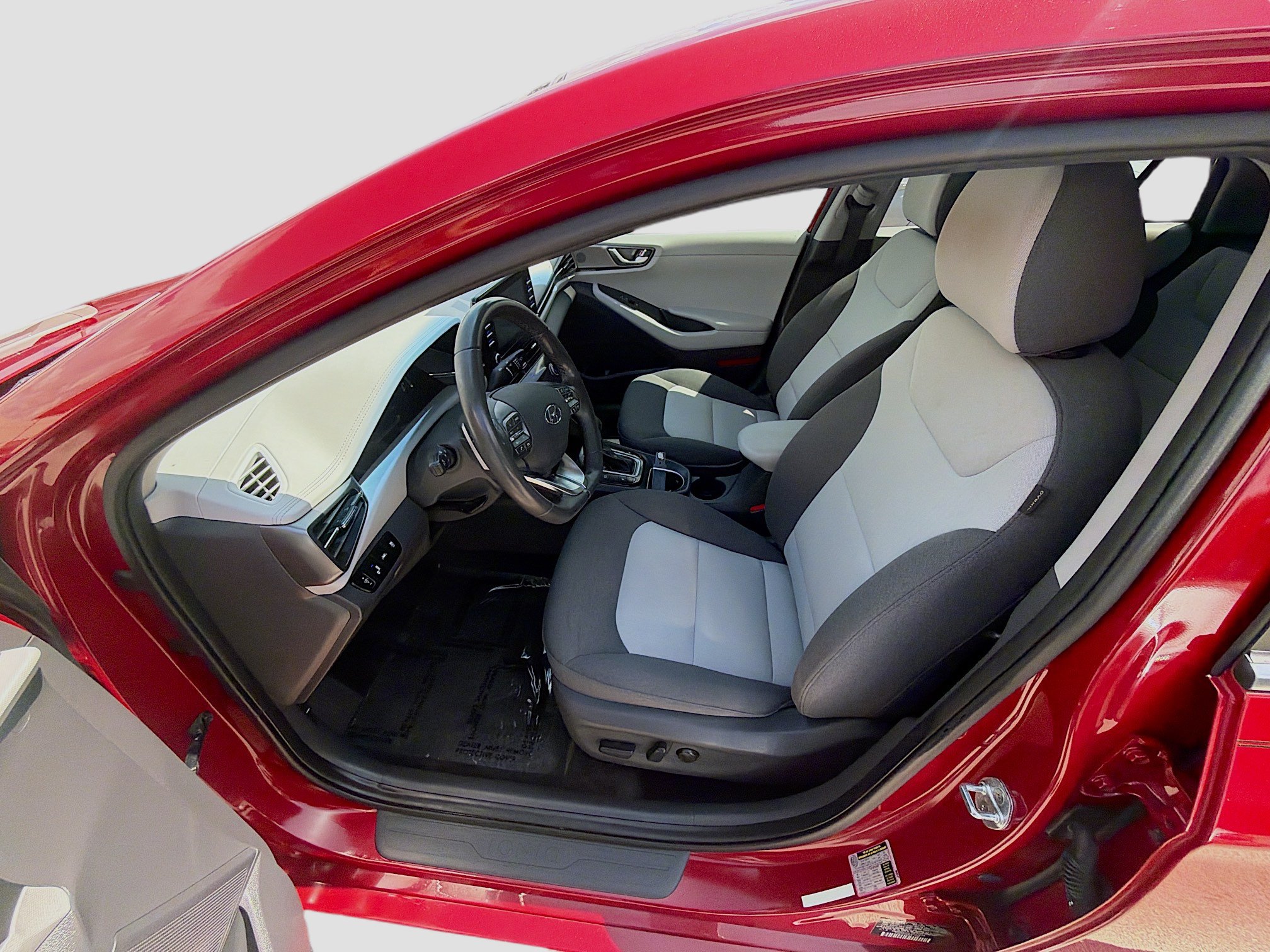 Used 2020 Hyundai Ioniq SEL FWD image 16