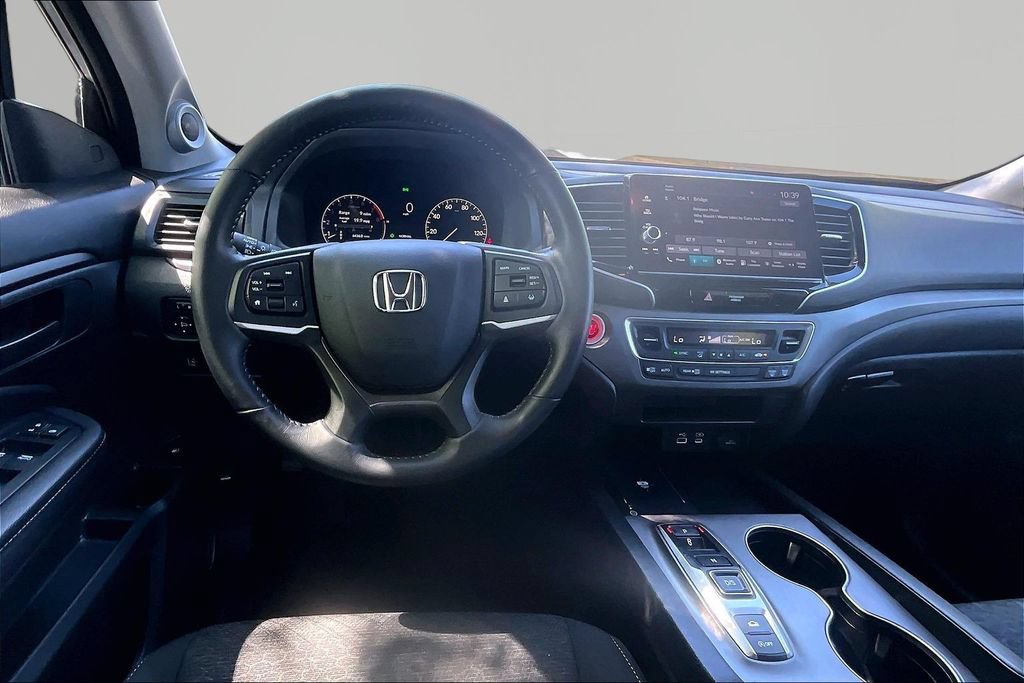 Used 2025 Honda Ridgeline Sport image 9