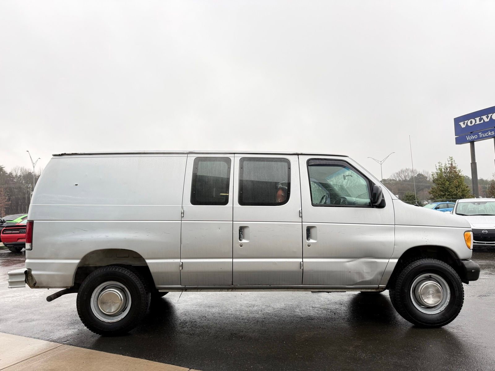 Used 1999 Ford E-250 and Econoline 250 RWD image 3