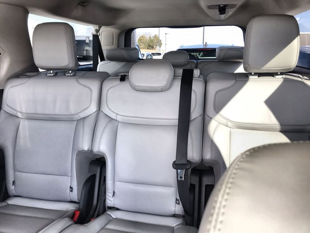 Used 2025 Ford Expedition Max Platinum image 23