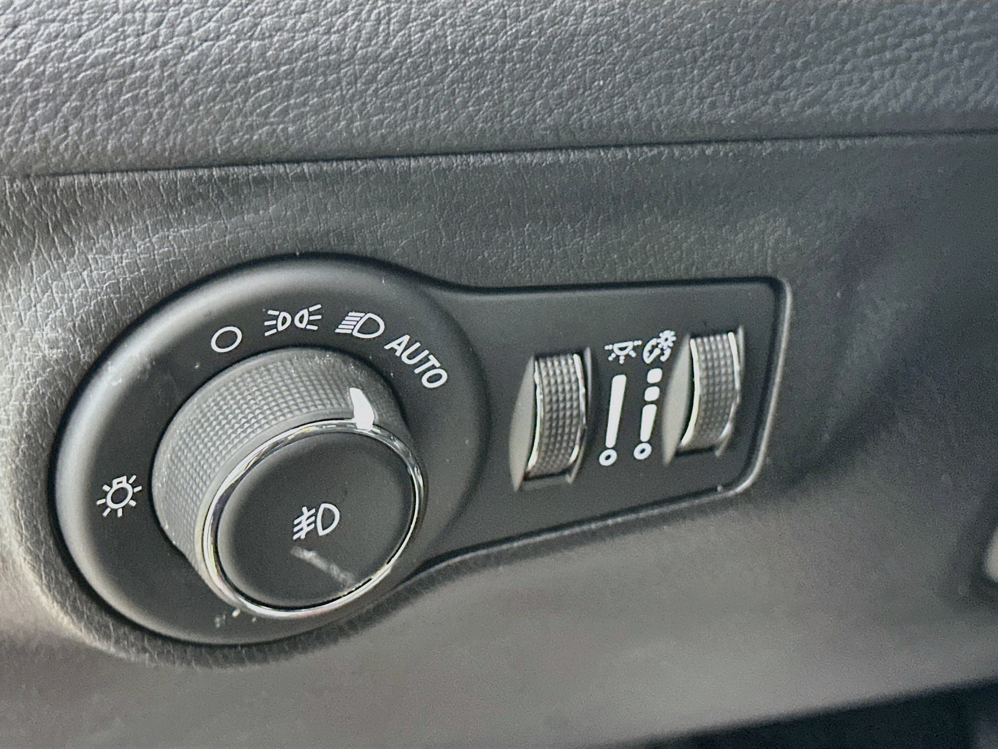 Used 2020 Jeep Compass Latitude AWD/4WD image 10