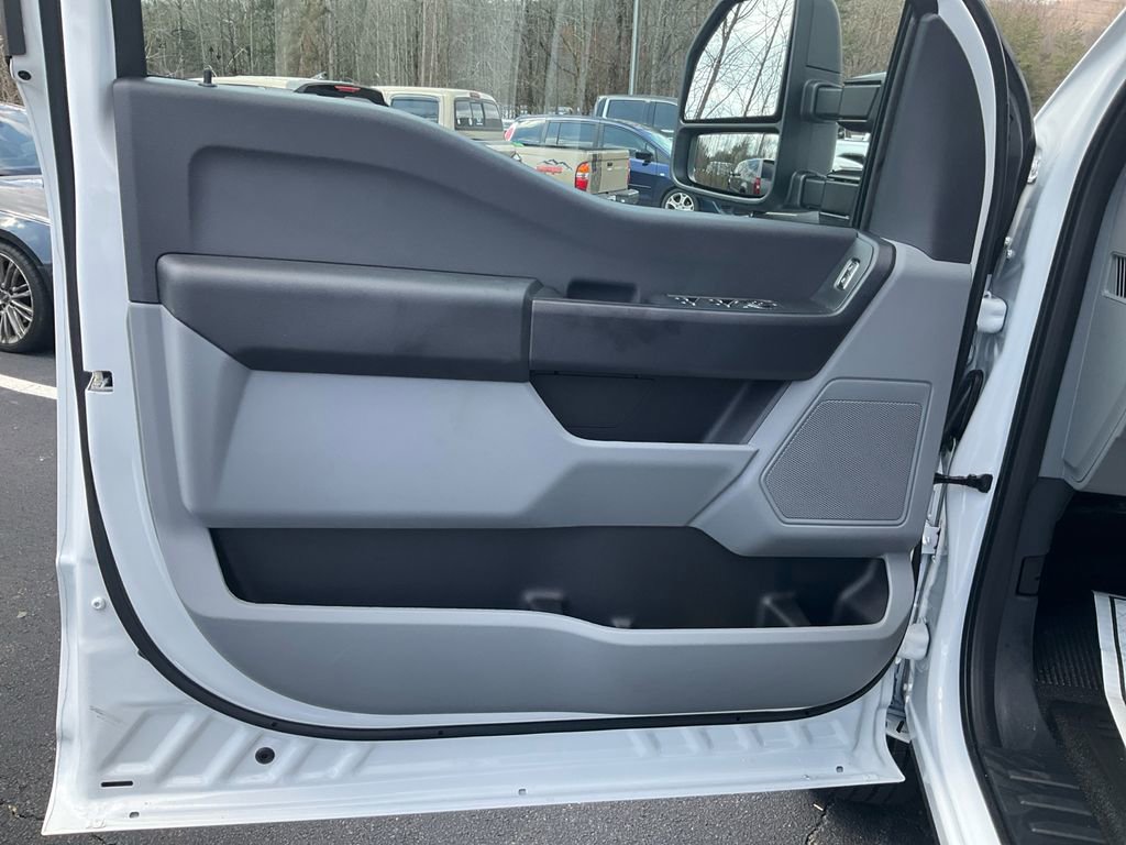 New 2026 Ford F250 XL AWD/4WD image 18