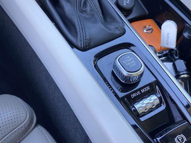 Used 2021 Volvo XC60 T5 Inscription w/ Protection Package Premier image 13