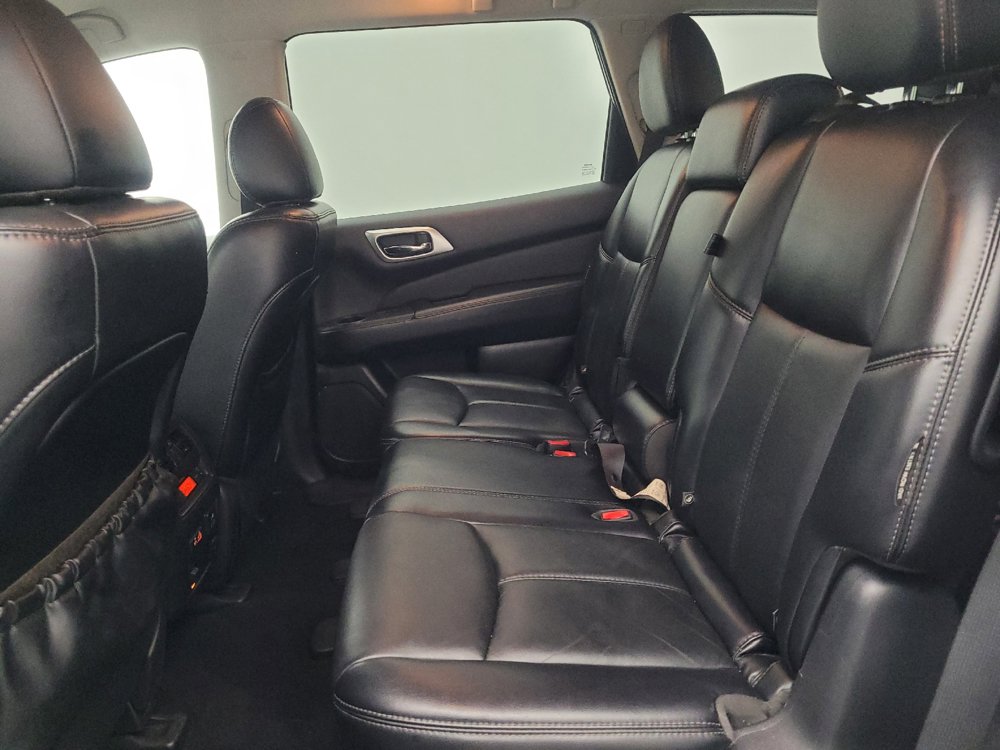 Used 2019 Nissan Pathfinder SL AWD/4WD image 18