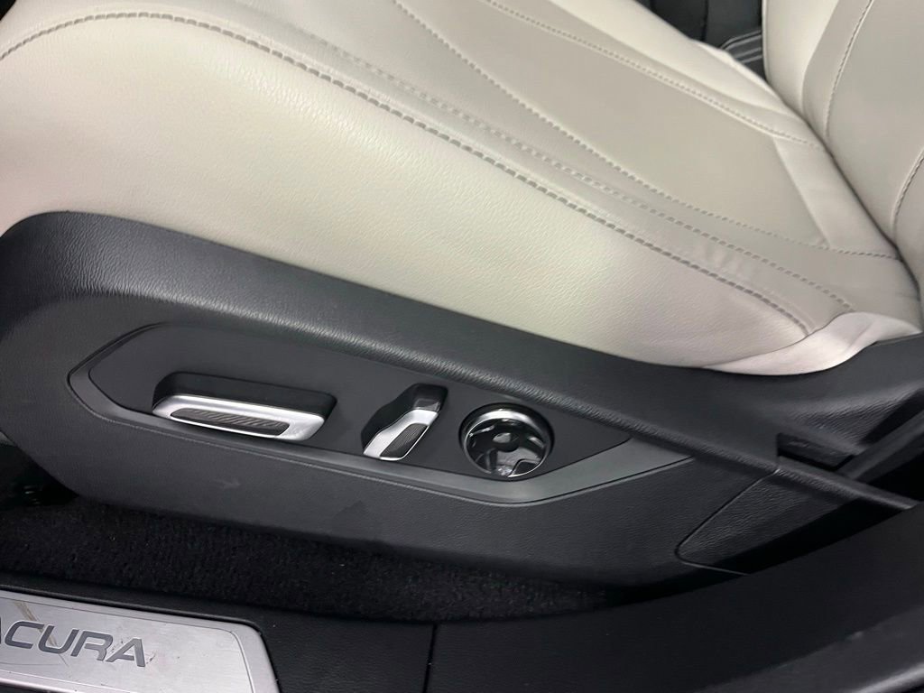 Used 2025 Acura RDX SH-AWD image 23