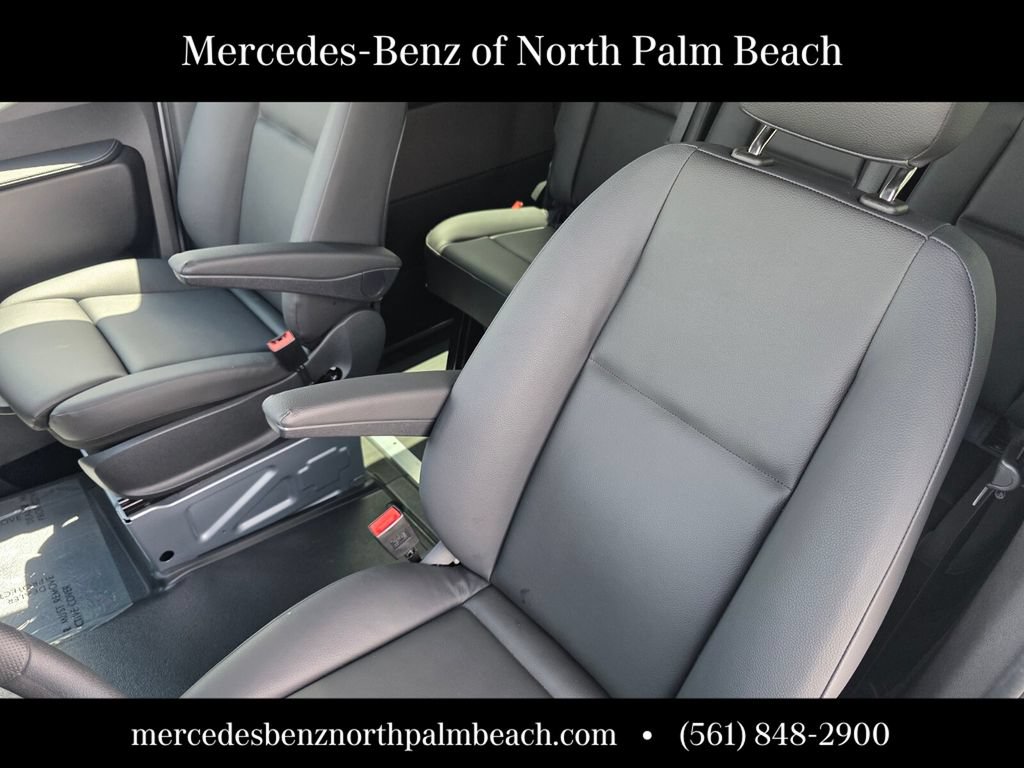 Used 2025 Mercedes-Benz Sprinter 2500 image 10
